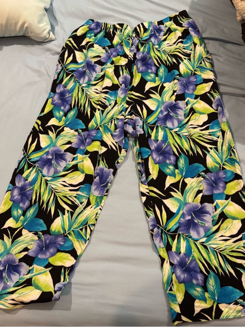 Dress Barn Black Tropical Floral Capris with Blue & Green Blooms